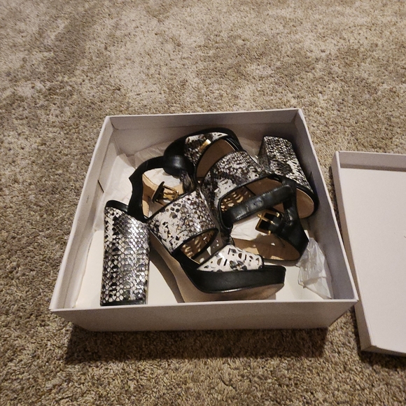 Calvin Klein - Vallin Snake Black And White Heel Wedges - Picture 10 of 12